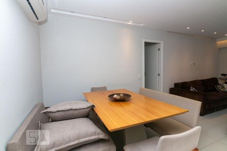 Sala  de apartamento para alugar com 3 quartos, 133m² em Barra da Tijuca, Rio de Janeiro