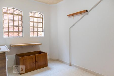 Quarto e cozinha de kitnet/studio para alugar com 1 quarto, 28m² em Vila Rosália, Guarulhos