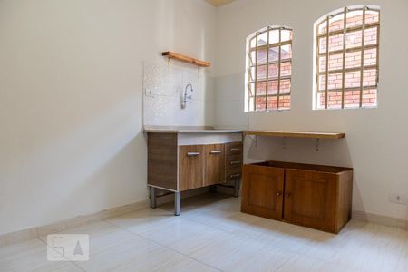 Quarto e cozinha de kitnet/studio para alugar com 1 quarto, 28m² em Vila Rosália, Guarulhos