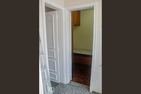 Apartamento para alugar com 300m², 4 quartos e 3 vagasquarto de serviço e banheiro de serviço 