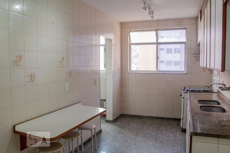 Apartamento para alugar com 300m², 4 quartos e 3 vagascozinha 