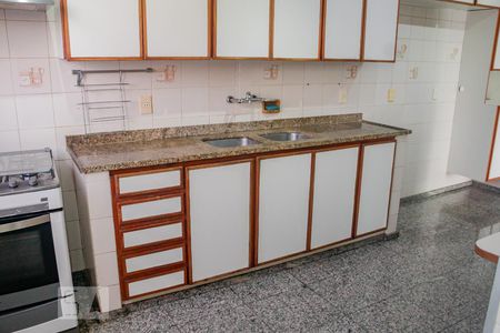 Apartamento para alugar com 300m², 4 quartos e 3 vagascozinha 