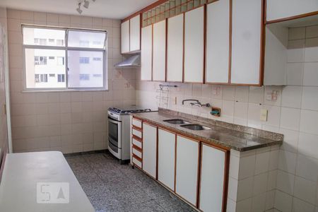 Apartamento para alugar com 300m², 4 quartos e 3 vagascozinha 