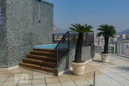 Apartamento para alugar com 300m², 4 quartos e 3 vagasdeck da piscina 