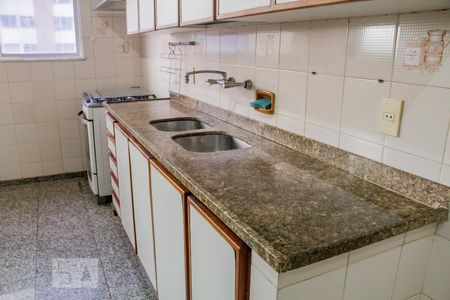 Apartamento para alugar com 300m², 4 quartos e 3 vagascozinha 