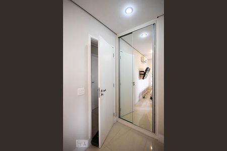 Apartamento à venda com 76m², 2 quartos e 1 vagaArmário da suíte