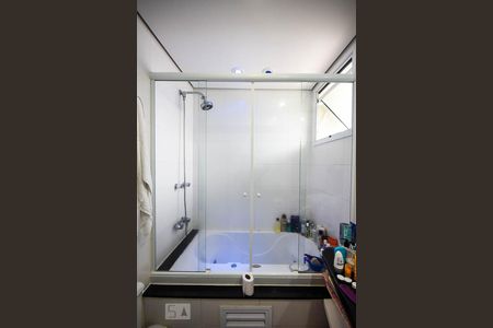 Apartamento à venda com 76m², 2 quartos e 1 vagaPia do banheiro da suíte