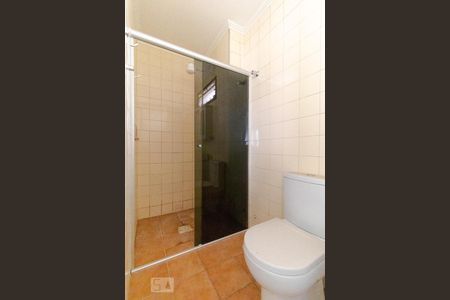 Banheiro de apartamento para alugar com 1 quarto, 43m² em Vila Itapura, Campinas