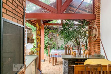 Casa à venda com 1000m², 5 quartos e 4 vagasÁrea Externa