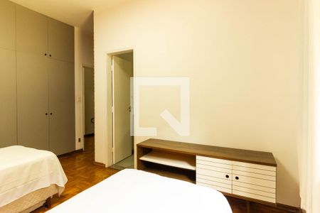 Casa para alugar com 400m², 4 quartos e 8 vagas Casa para alugar com 400m², 4 quartos e 8 vagasQuarto