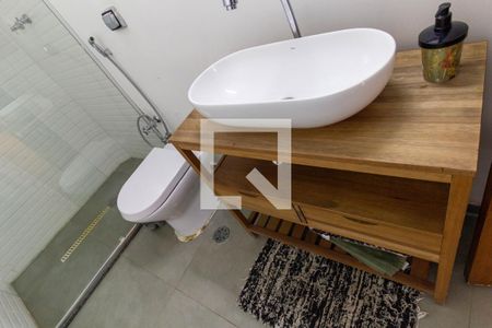 Casa para alugar com 400m², 4 quartos e 8 vagas Casa para alugar com 400m², 4 quartos e 8 vagasBanheiro 2