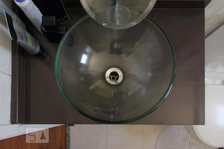 Apartamento à venda com 66m², 2 quartos e 1 vagaBanheiro da suíte - pia