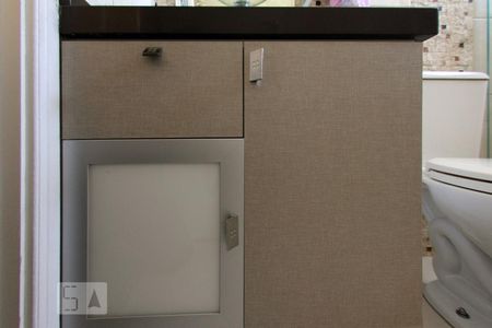 Apartamento à venda com 66m², 2 quartos e 1 vagaBanheiro da suíte - gabinete