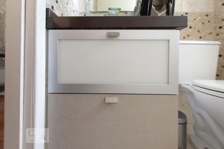 Apartamento à venda com 66m², 2 quartos e 1 vagaBanheiro social - gabinete