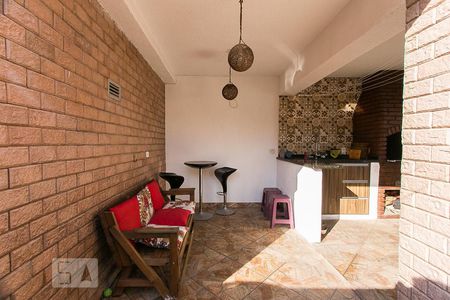 Casa à venda com 180m², 3 quartos e 2 vagasárea com Churrasqueira