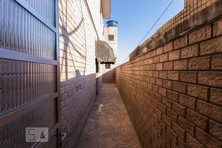 Casa à venda com 180m², 3 quartos e 2 vagasCorredor