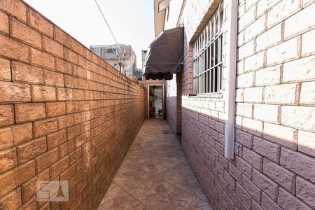 Casa à venda com 180m², 3 quartos e 2 vagasCorredor