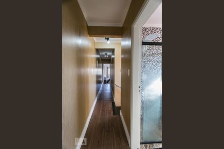 Casa à venda com 180m², 3 quartos e 2 vagasCorredor