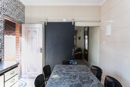 Casa à venda com 180m², 3 quartos e 2 vagasCozinha