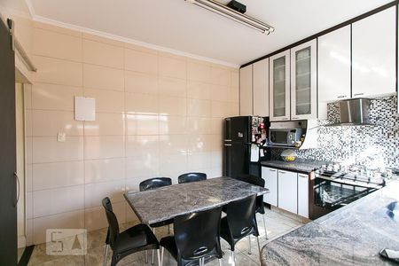 Casa à venda com 180m², 3 quartos e 2 vagasCozinha