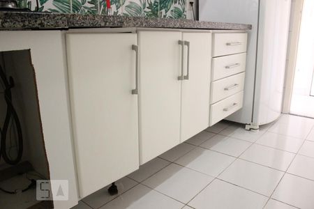 Apartamento à venda com 60m², 1 quarto e 1 vagaCozinha - Armários