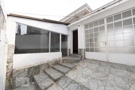 Casa à venda com 150m², 2 quartos e 3 vagas Casa à venda com 150m², 2 quartos e 3 vagasGaragem
