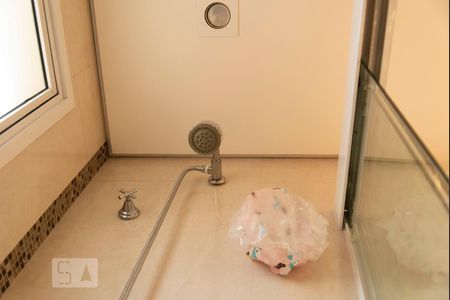 Apartamento para alugar com 70m², 3 quartos e 2 vagasChuveiro