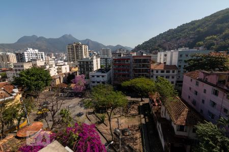 Apartamento à venda com 93m², 2 quartos e 2 vagas Apartamento à venda com 93m², 2 quartos e 2 vagasVista da Suíte