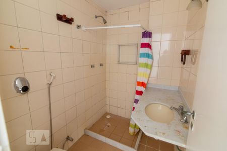 Apartamento à venda com 93m², 2 quartos e 2 vagas Apartamento à venda com 93m², 2 quartos e 2 vagasBanheiro da Suíte