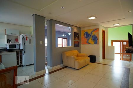 Sala de casa para alugar com 2 quartos, 100m² em Jardim Carvalho, Porto Alegre