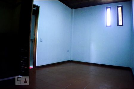 Casa para alugar com 640m², 5 quartos e 4 vagasQuarto 2 com banheiro