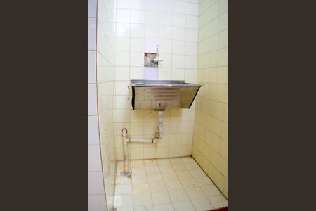 Casa para alugar com 640m², 5 quartos e 4 vagasÁrea de serviços quarto 5 e banheiro