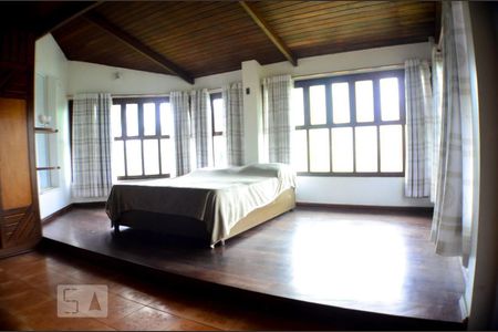 Quarto 1 com banheiro de casa para alugar com 5 quartos, 640m² em Pituaçu, Salvador