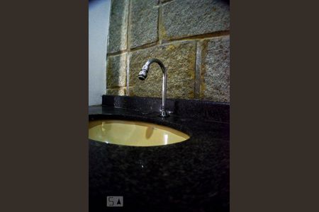 Casa para alugar com 640m², 5 quartos e 4 vagasBanheiro Social