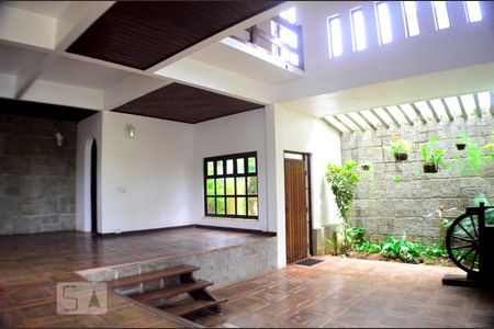 Detalhe Sala de casa para alugar com 5 quartos, 640m² em Pituaçu, Salvador