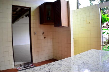 Casa para alugar com 640m², 5 quartos e 4 vagasÁrea de serviços quarto 5 e banheiro