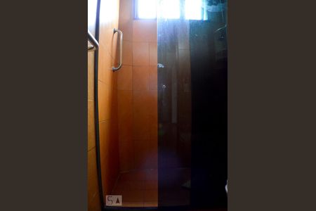 Casa para alugar com 640m², 5 quartos e 4 vagasBanheiro dos quartos