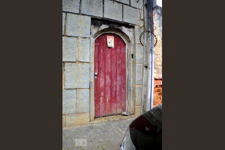 Casa para alugar com 640m², 5 quartos e 4 vagasSaida dos fundos da casa