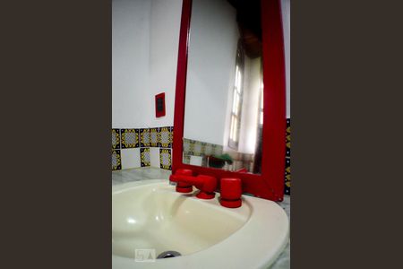 Casa para alugar com 640m², 5 quartos e 4 vagasQuarto 2 com banheiro