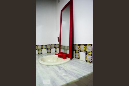 Casa para alugar com 640m², 5 quartos e 4 vagasQuarto 2 com banheiro