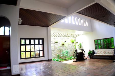 Detalhe Sala de casa para alugar com 5 quartos, 640m² em Pituaçu, Salvador