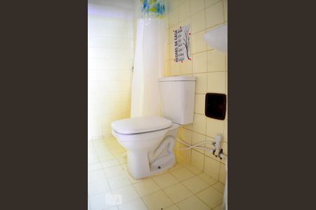 Casa para alugar com 640m², 5 quartos e 4 vagasÁrea de serviços quarto 5 e banheiro