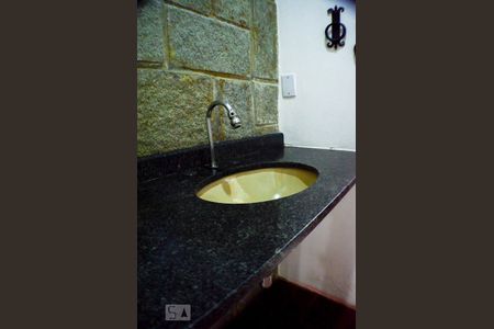 Casa para alugar com 640m², 5 quartos e 4 vagasBanheiro Social