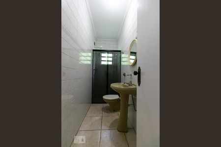 Banheiro da Sala de casa para alugar com 3 quartos, 250m² em Jardim Textil, São Paulo