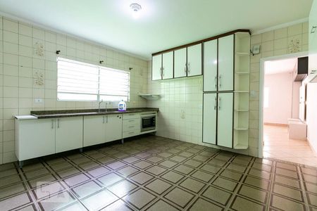 Casa para alugar com 250m², 3 quartos e 2 vagasCozinha