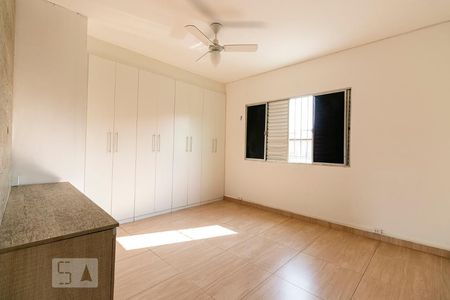 Casa para alugar com 250m², 3 quartos e 2 vagasSuíte