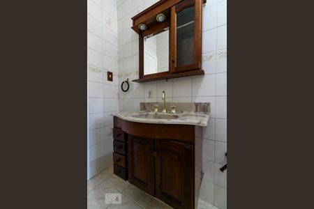 Casa para alugar com 250m², 3 quartos e 2 vagasBanheiro da Suíte