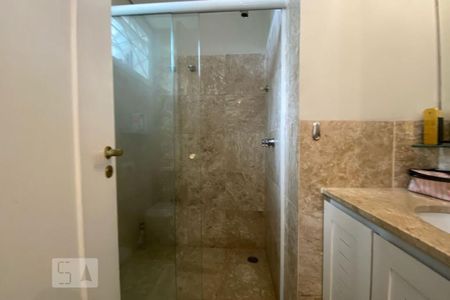 Casa para alugar com 412m², 5 quartos e 2 vagas Casa para alugar com 412m², 5 quartos e 2 vagasBanheiro da Suíte 3