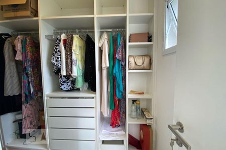 Casa para alugar com 412m², 5 quartos e 2 vagas Casa para alugar com 412m², 5 quartos e 2 vagasCloset da Suíte 1