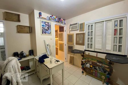 Casa para alugar com 412m², 5 quartos e 2 vagas Casa para alugar com 412m², 5 quartos e 2 vagasQuarto de Serviço
